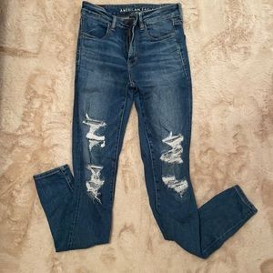 Distressed AE jeggings. XL INSEAM.